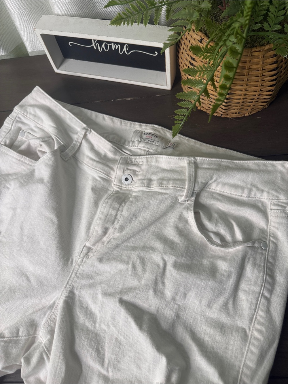 torrid White Relaxed-Fit Jeans - Women's Classic Denim